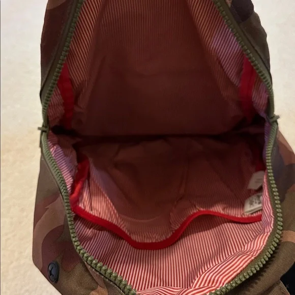 Herschel Supply Company Camouflage Backpack - Picture 6 of 9